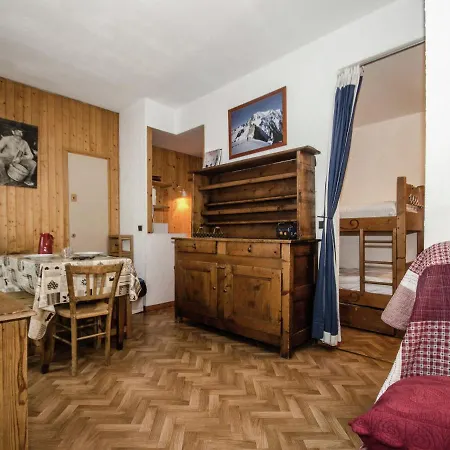 Cozy In With Private Balcony Апартаменты