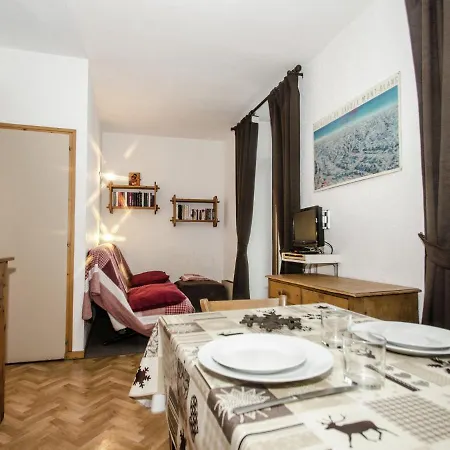 Cozy In With Private Balcony Апартаменты